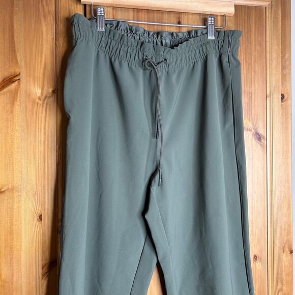Athleta Olive Metropolis Jogger - Picture 4 of 9
